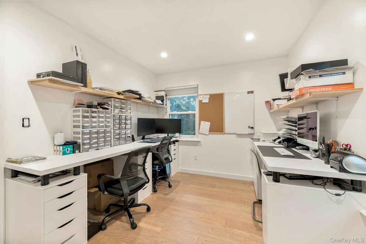 Home Office, Interior, Recessed Lighting, Wood Texture Flooring