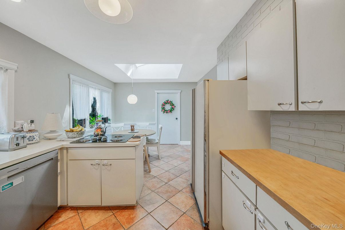 Dining room, Interior, Kitchen, Pendant Lights, Recessed Lighting