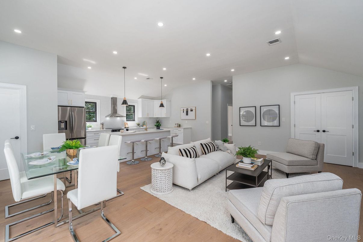 Dining room, Interior, Kitchen, Living room, Pendant Lights, Recessed Lighting, Stainless Steel Appliances, Wood Texture Flooring