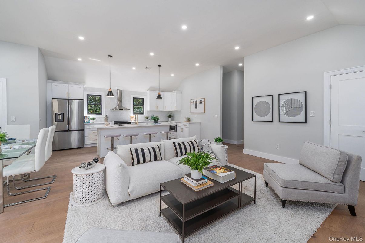 Dining room, Interior, Kitchen, Living room, Pendant Lights, Recessed Lighting, Stainless Steel Appliances, Wood Texture Flooring