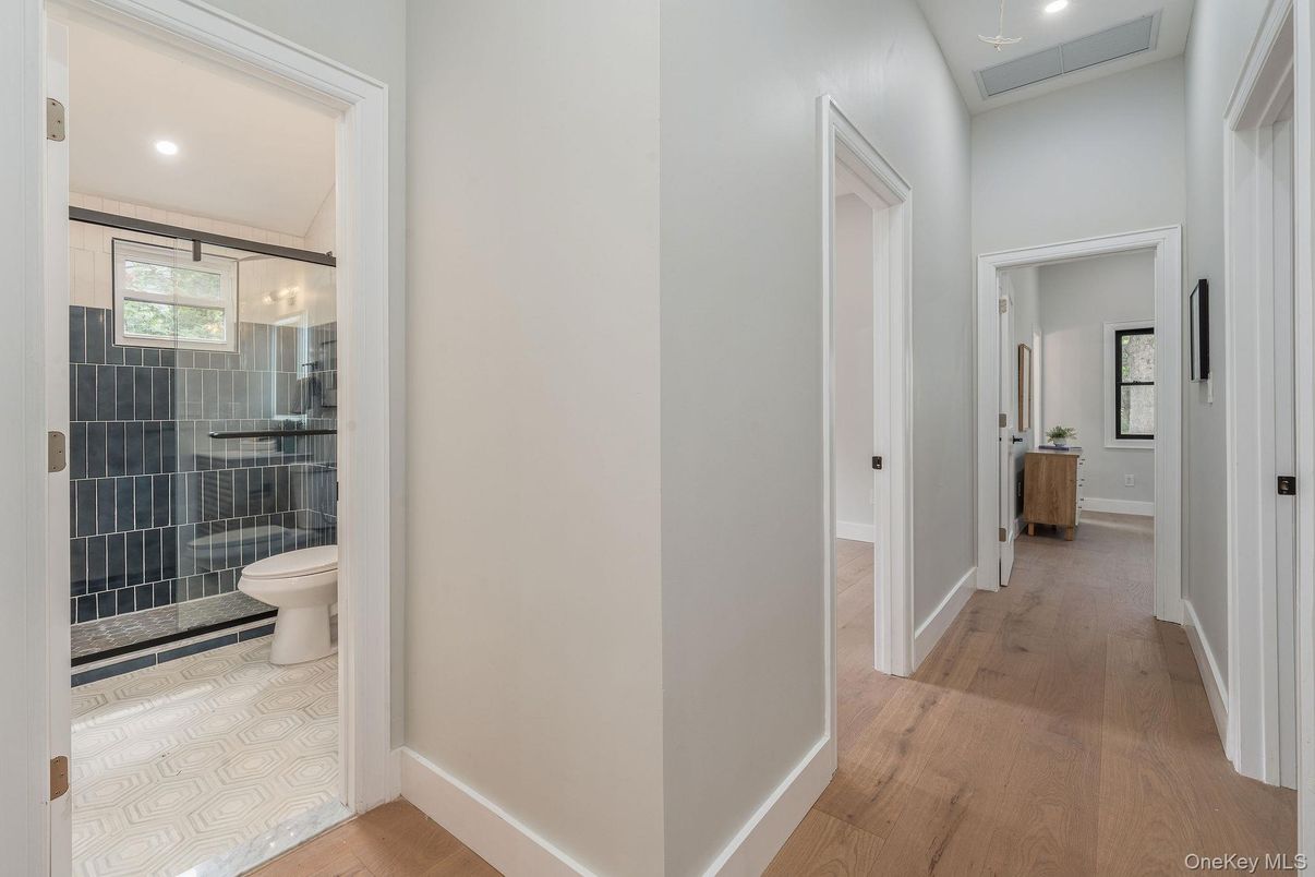 Bathroom, Interior, Recessed Lighting, Wood Texture Flooring