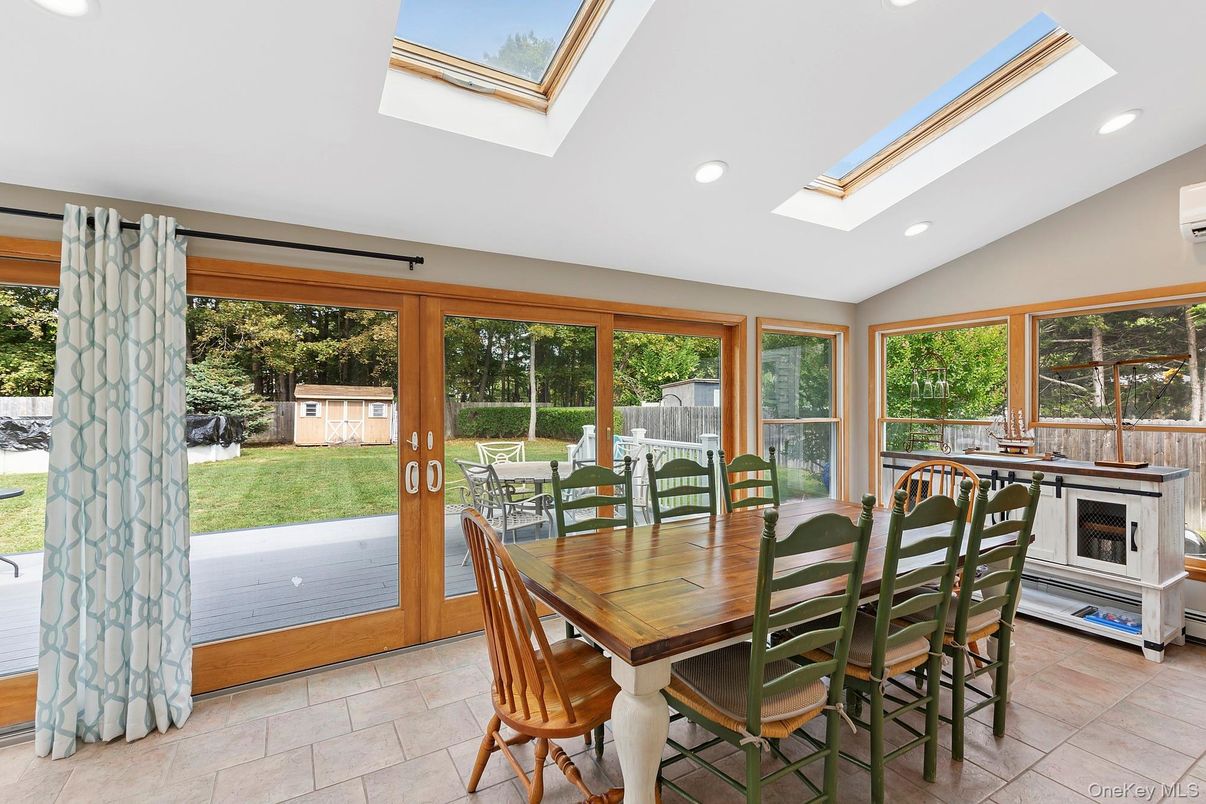 Dining room, Interior, Recessed Lighting, Sun Room