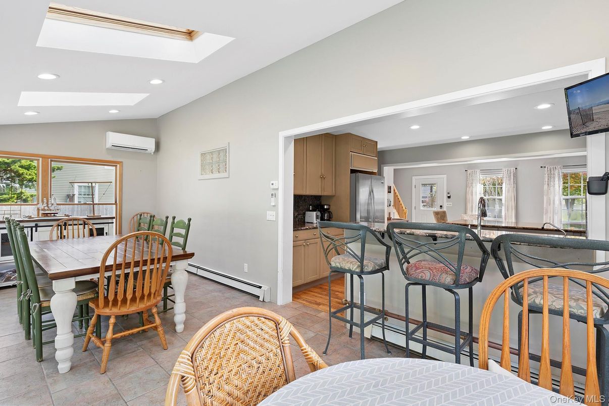 Dining room, Interior, Kitchen, Recessed Lighting