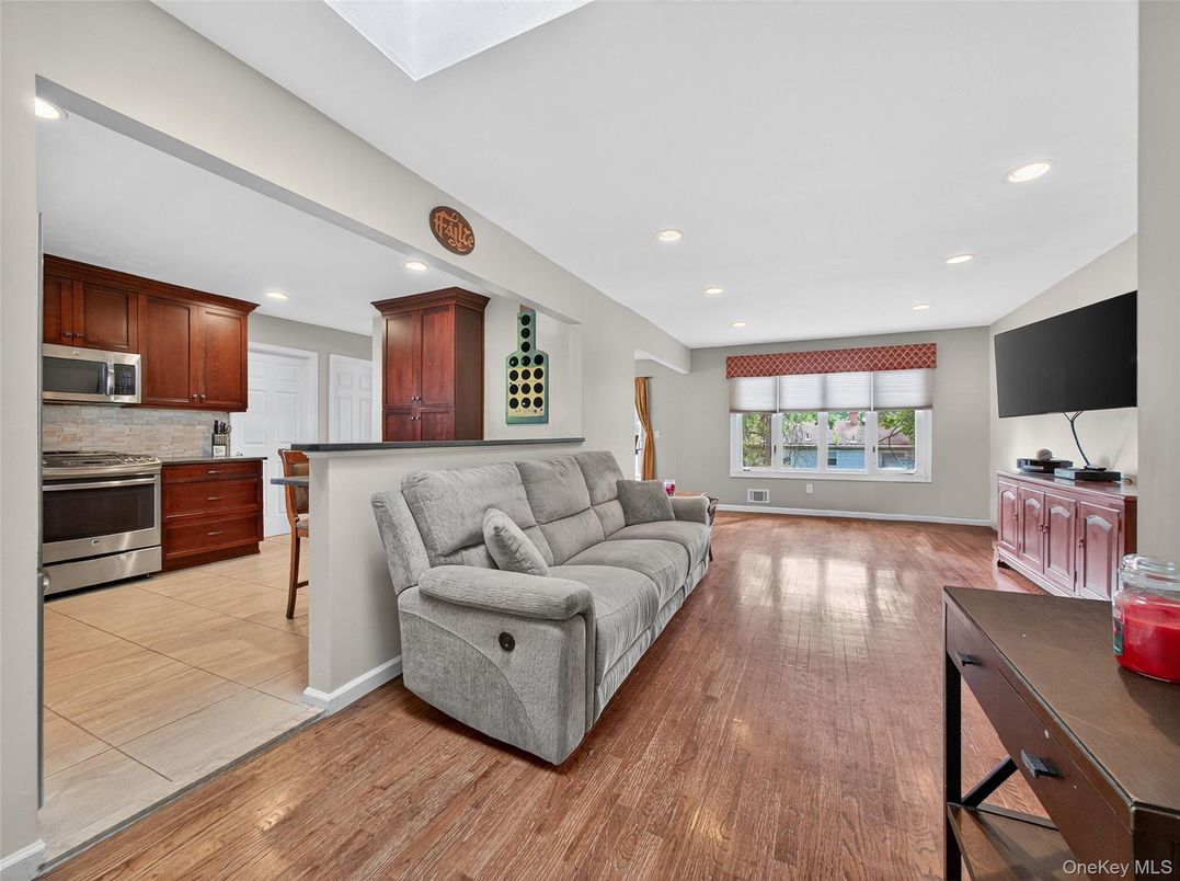 Interior, Kitchen, Living room, Recessed Lighting, Stainless Steel Appliances, Wood Texture Flooring