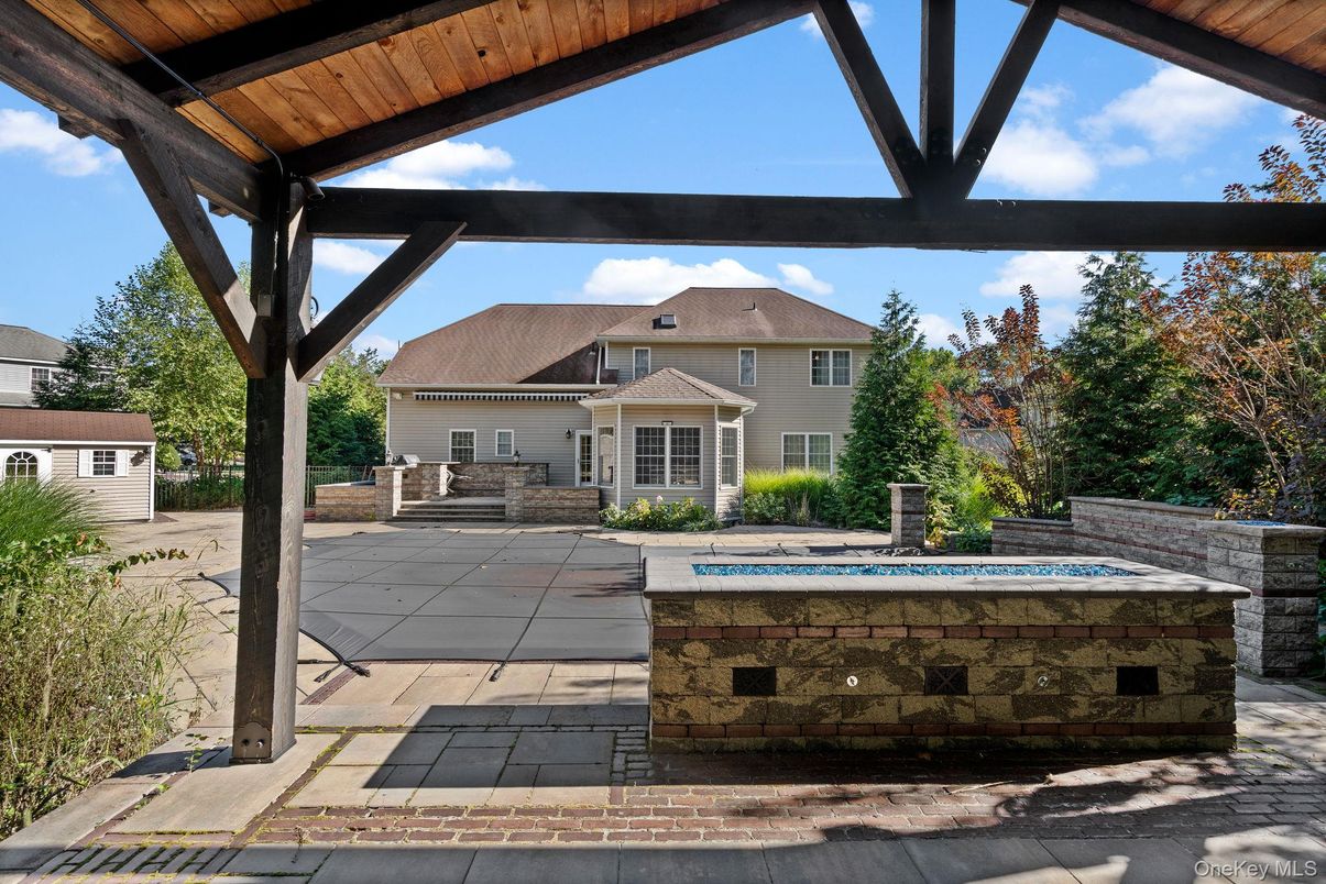 Exterior, Outdoor Kitchen