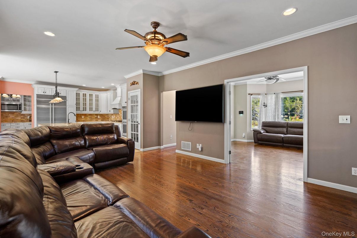 Interior, Kitchen, Living room, Recessed Lighting, Wood Texture Flooring