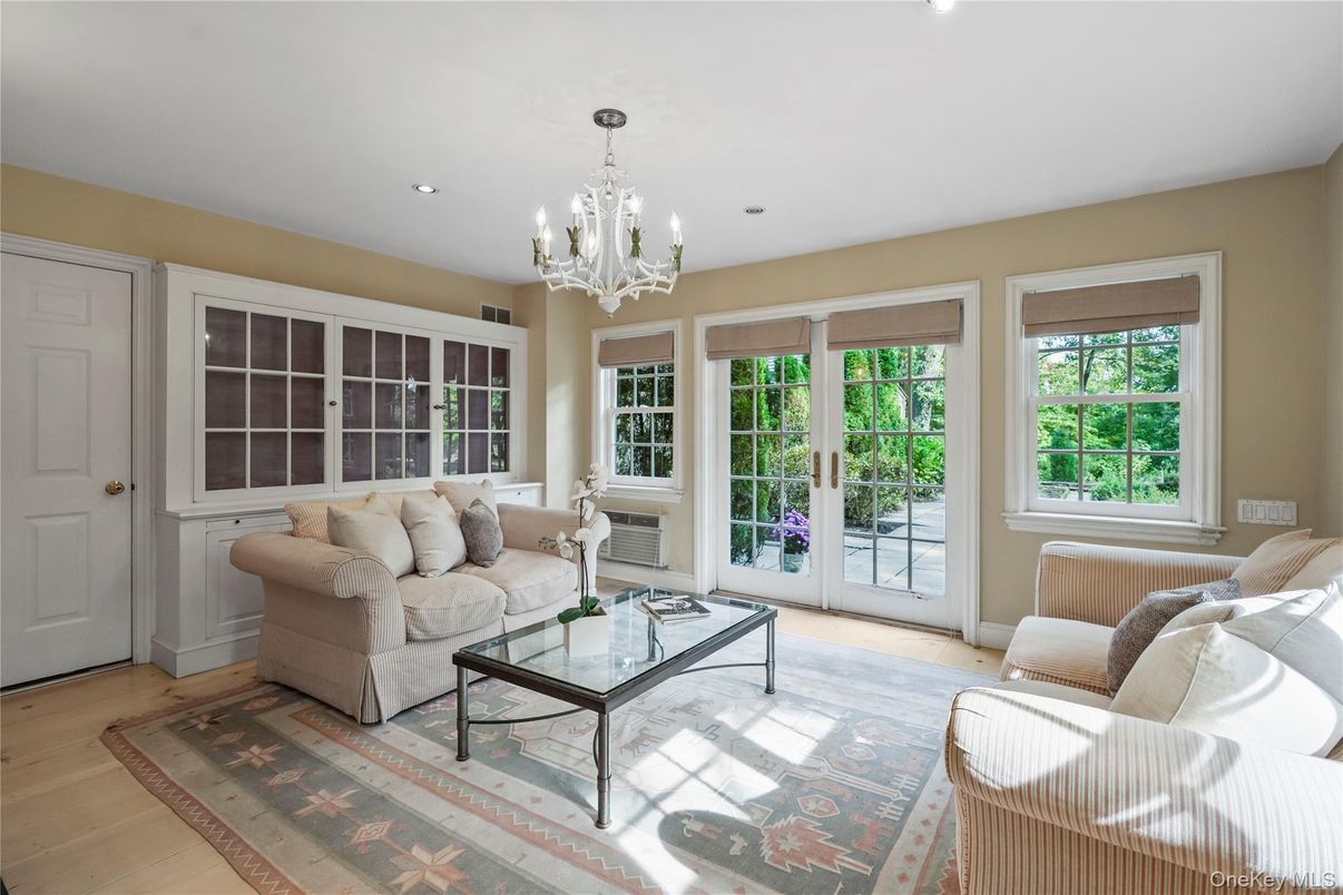 Chandelier, Interior, Living room, Recessed Lighting, Wood Texture Flooring