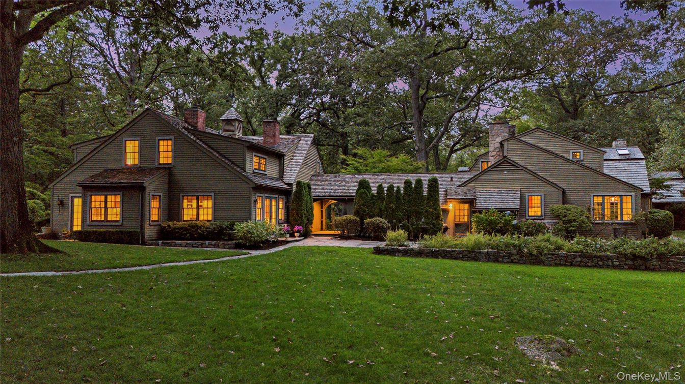 Backyard, Exterior, Facade, Log Home