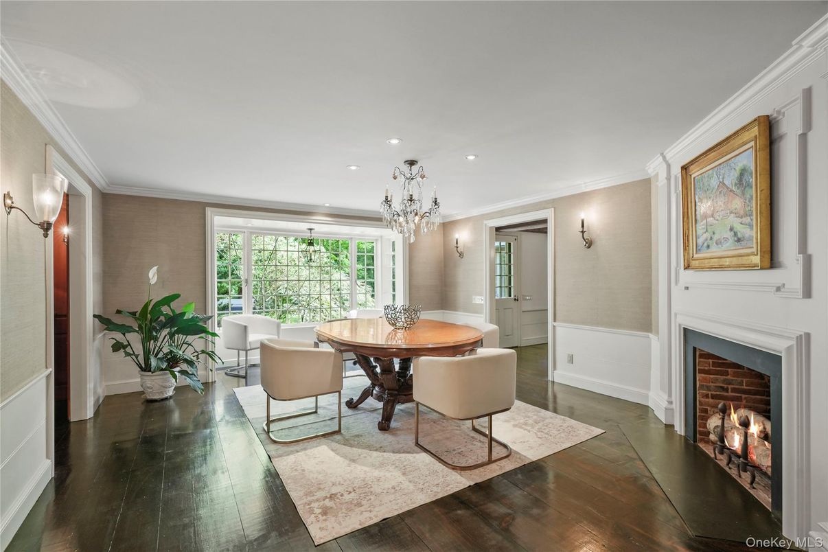 Dining room, Fireplace, Interior, Pendant Lights, Recessed Lighting, Wood Texture Flooring