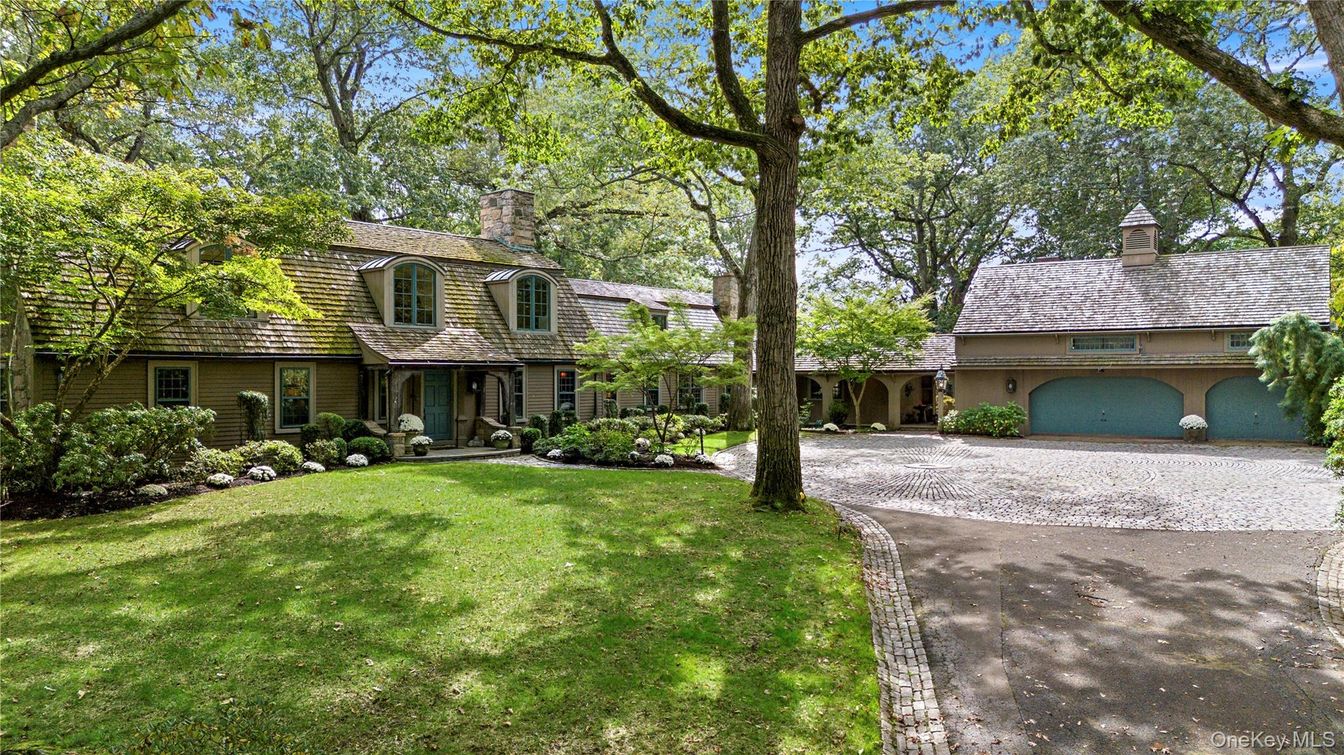 Attached, Backyard, Exterior, Facade, French Provincial