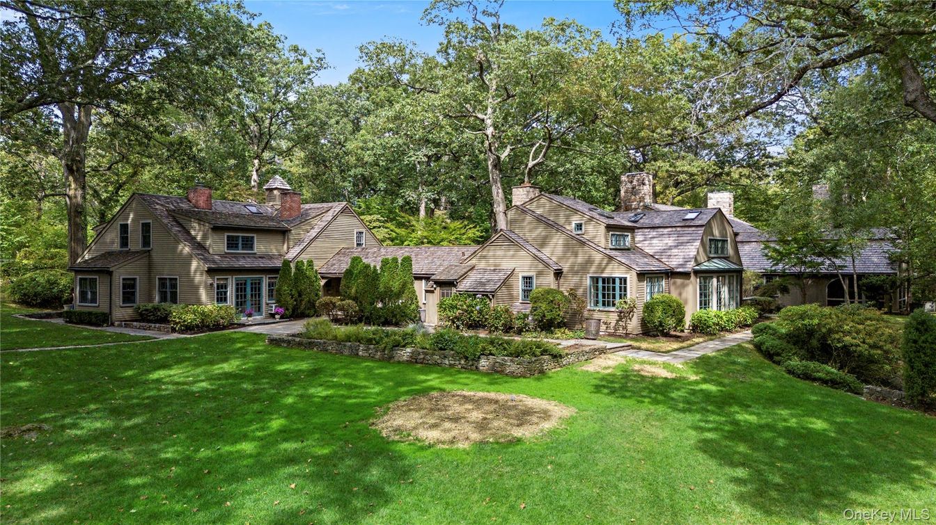 Backyard, Exterior, Facade, Tudor Revival