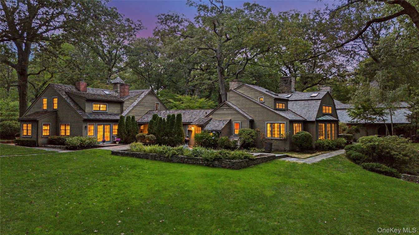 Backyard, Exterior, Facade, Tudor Revival