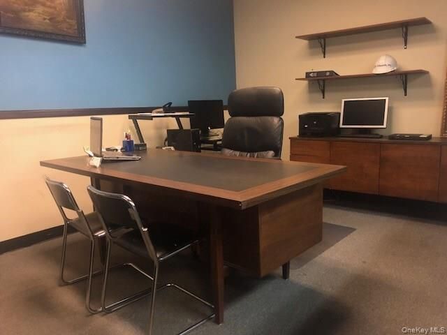 Home Office, Interior