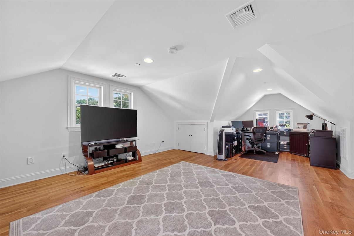 Home Office, Interior, Recessed Lighting, Wood Texture Flooring