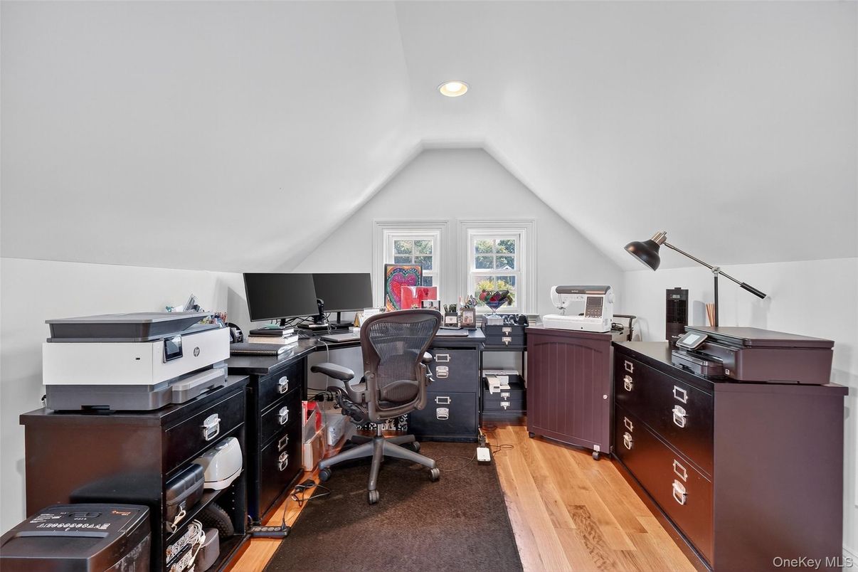 Home Office, Interior, Recessed Lighting, Wood Texture Flooring