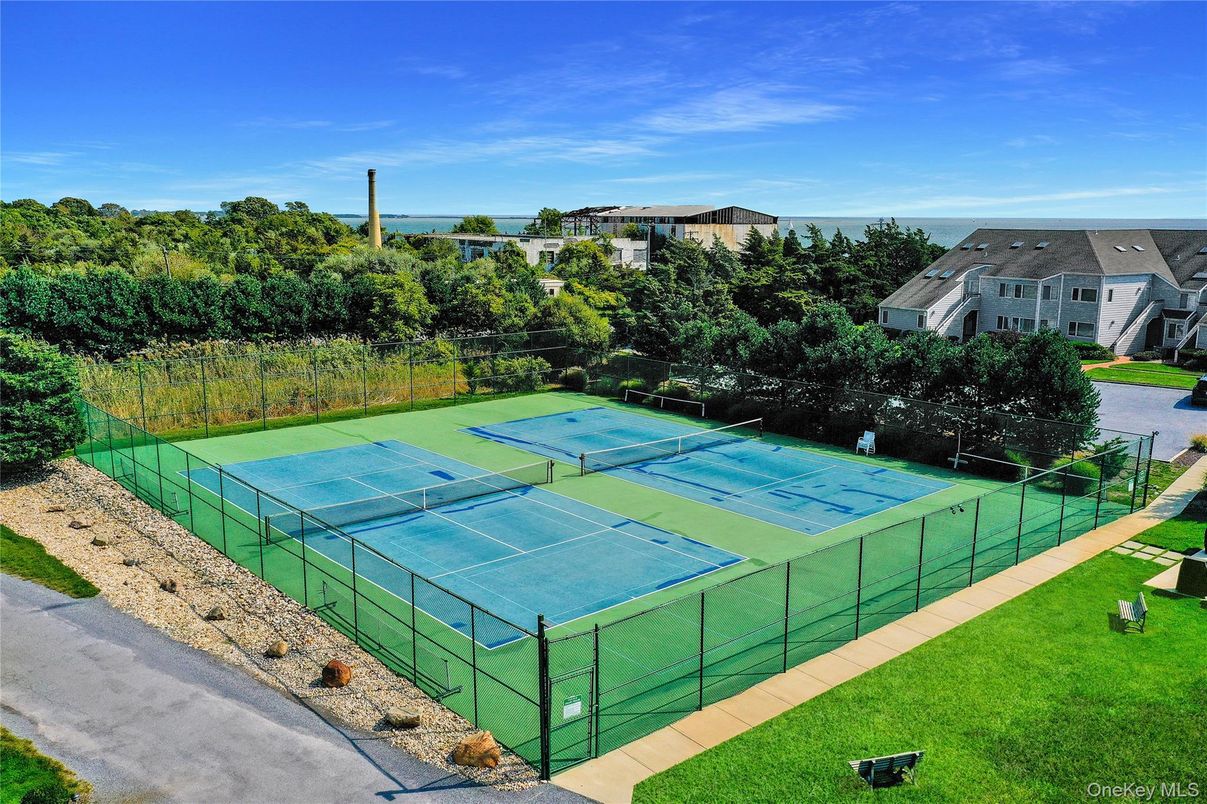 Exterior, Tennis Courts