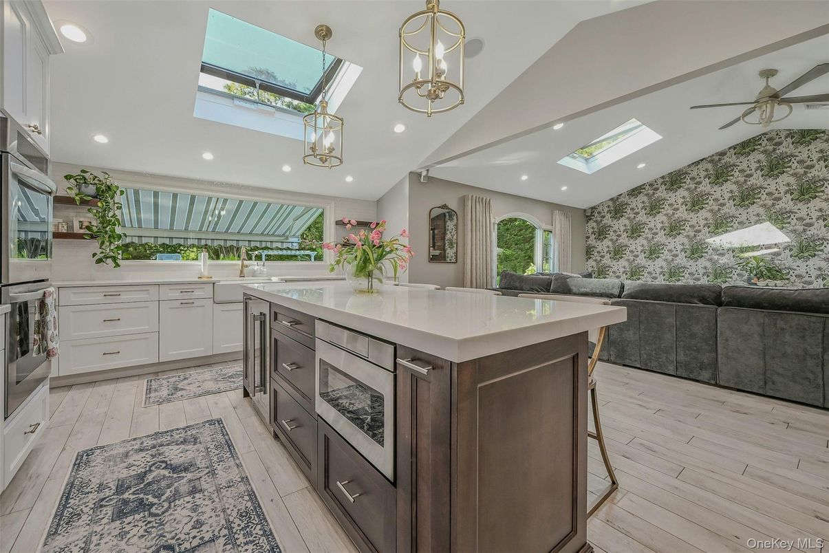 Interior, Kitchen, Living room, Pendant Lights, Recessed Lighting, Wood Texture Flooring