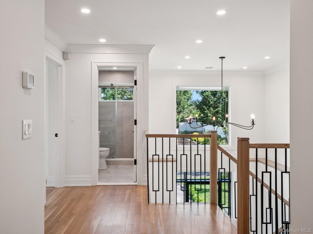 Bathroom, Interior, Pendant Lights, Recessed Lighting, Wood Texture Flooring