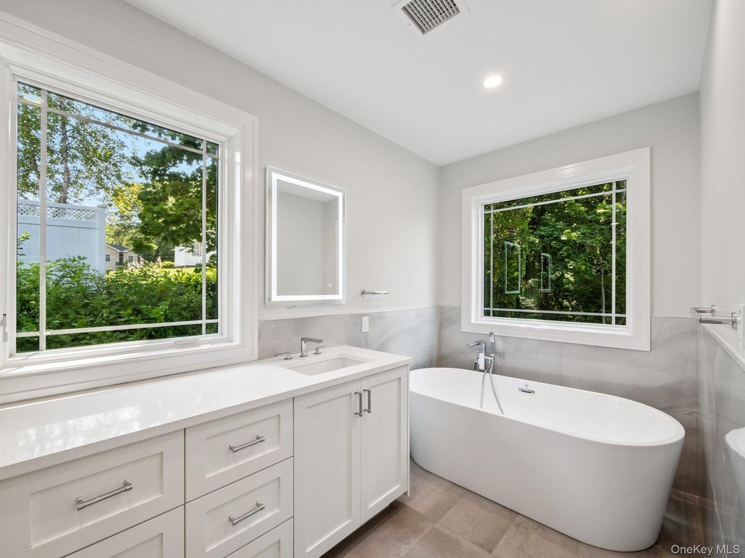 Bathroom, Dual Sink Vanities, Free Standing Baths, Interior, Recessed Lighting