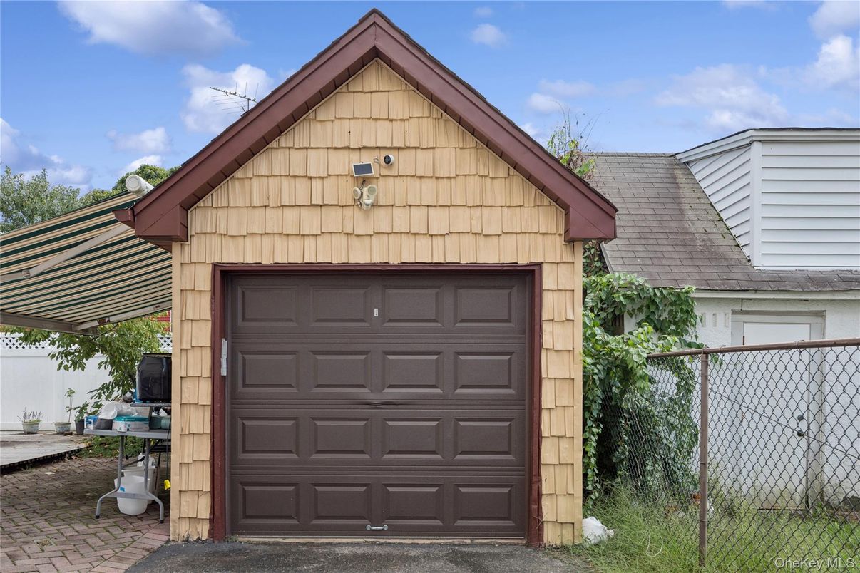 Detached Garage, Exterior