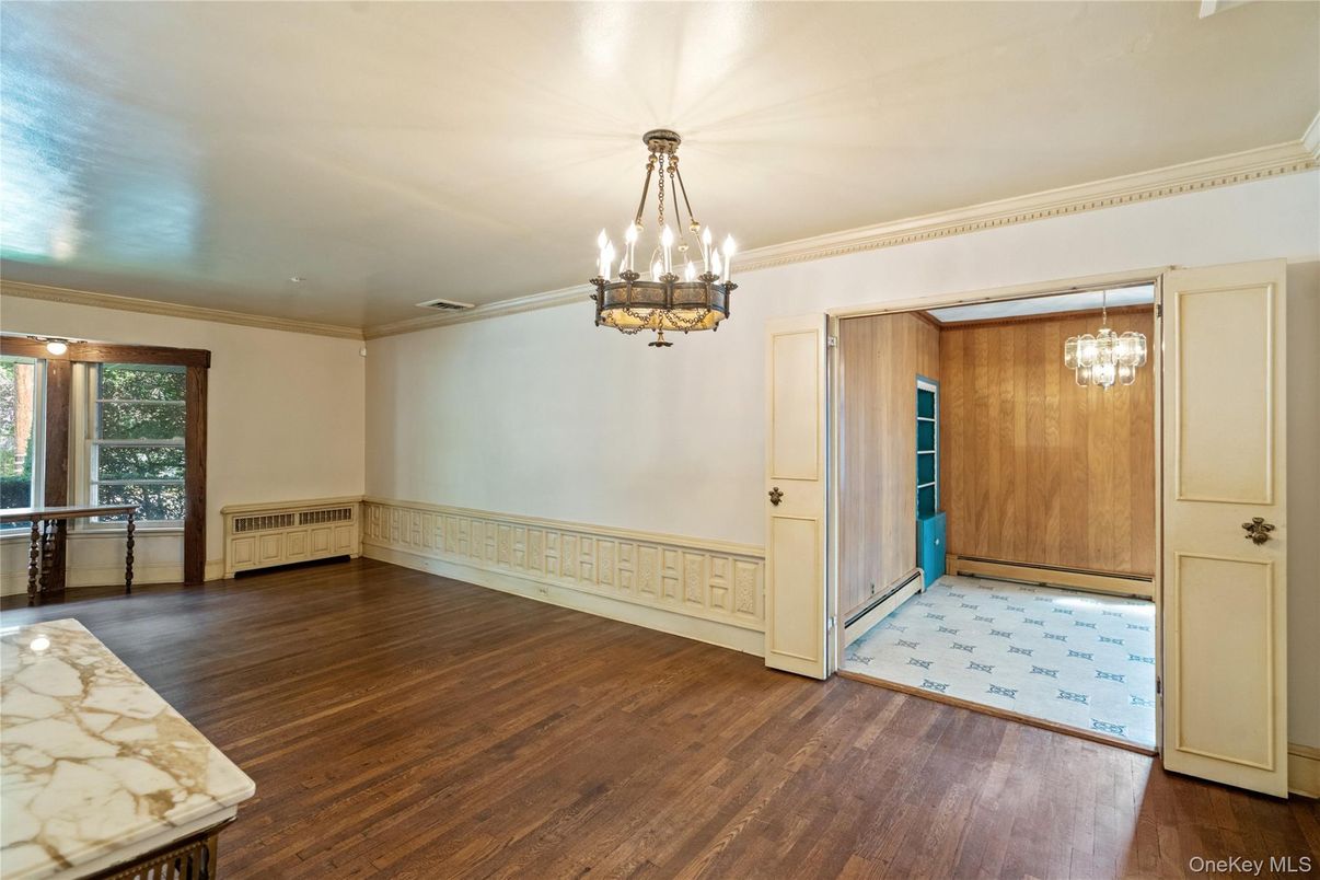 Chandelier, Empty room, Interior, Wood Texture Flooring
