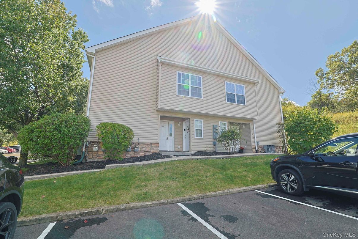 Exterior, Facade, None