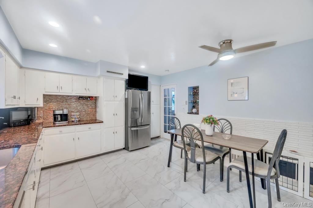 Dining room, Interior, Kitchen, Marble, Recessed Lighting
