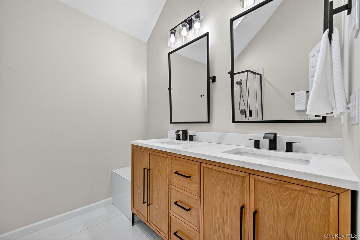 Bathroom, Dual Sink Vanities, Interior