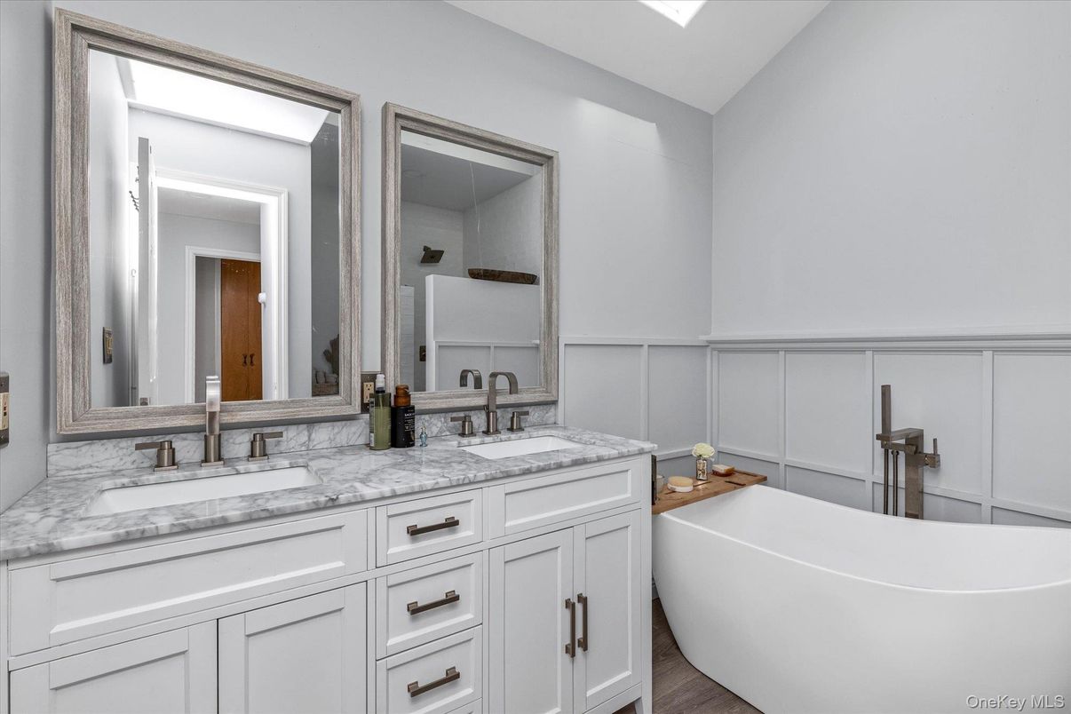 Bathroom, Dual Sink Vanities, Free Standing Baths, Interior