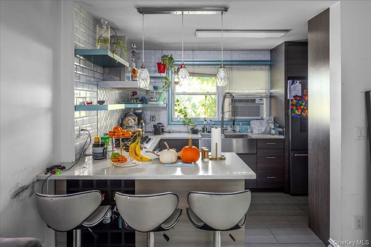 Interior, Kitchen, Pendant Lights, Stainless Steel Appliances