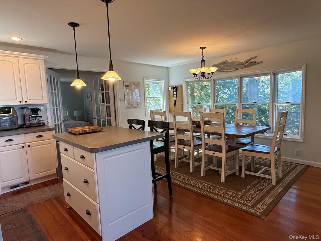 Chandelier, Dining room, Interior, Kitchen, Pendant Lights, Recessed Lighting, Wood Texture Flooring