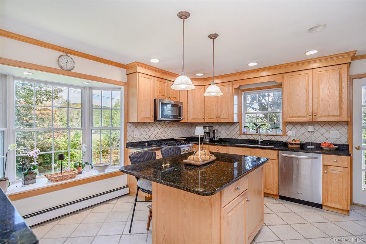 Interior, Kitchen, Pendant Lights, Recessed Lighting, Stainless Steel Appliances