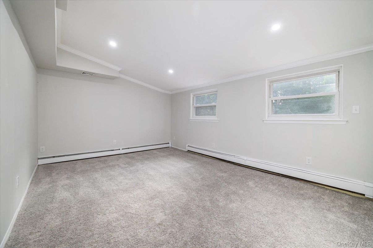 Empty room, Interior, Recessed Lighting