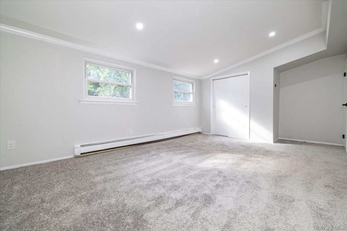 Empty room, Interior, Recessed Lighting