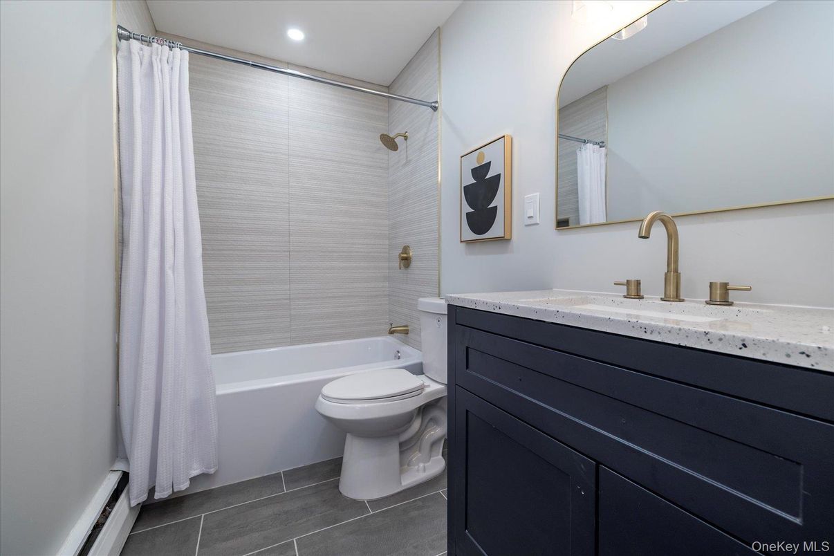 Bathroom, Interior, Recessed Lighting