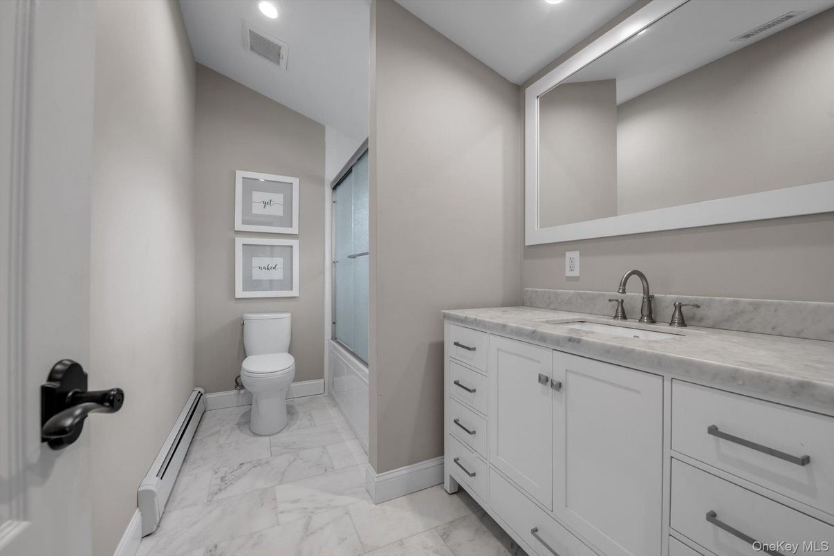 Bathroom, Interior, Marble, Recessed Lighting