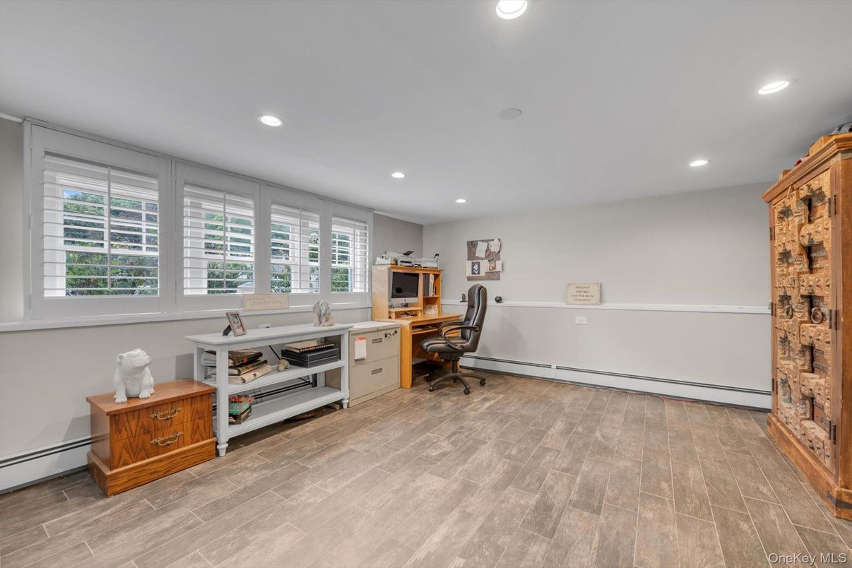 Home Office, Interior, Recessed Lighting, Wood Texture Flooring