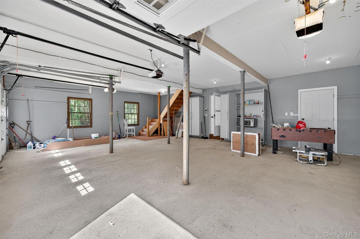 Garage, Interior