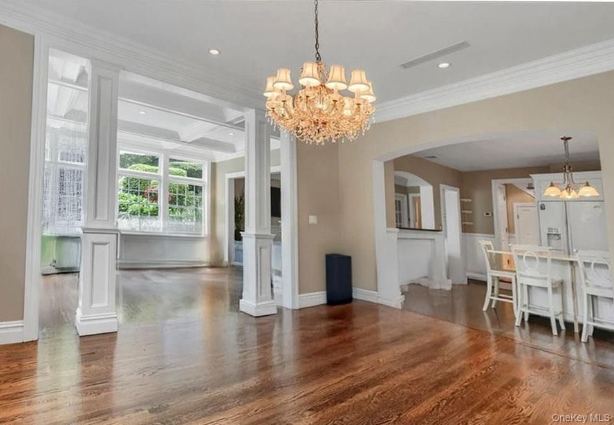 Chandelier, Dining room, Interior, Recessed Lighting, Wood Texture Flooring