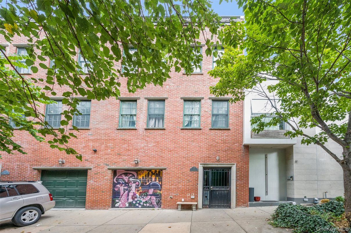 Attached, Exterior, Facade, Brick Facade, Rowhouse