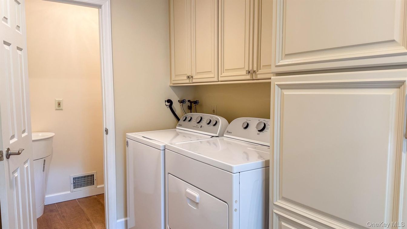 Interior, Washer, Wood Texture Flooring