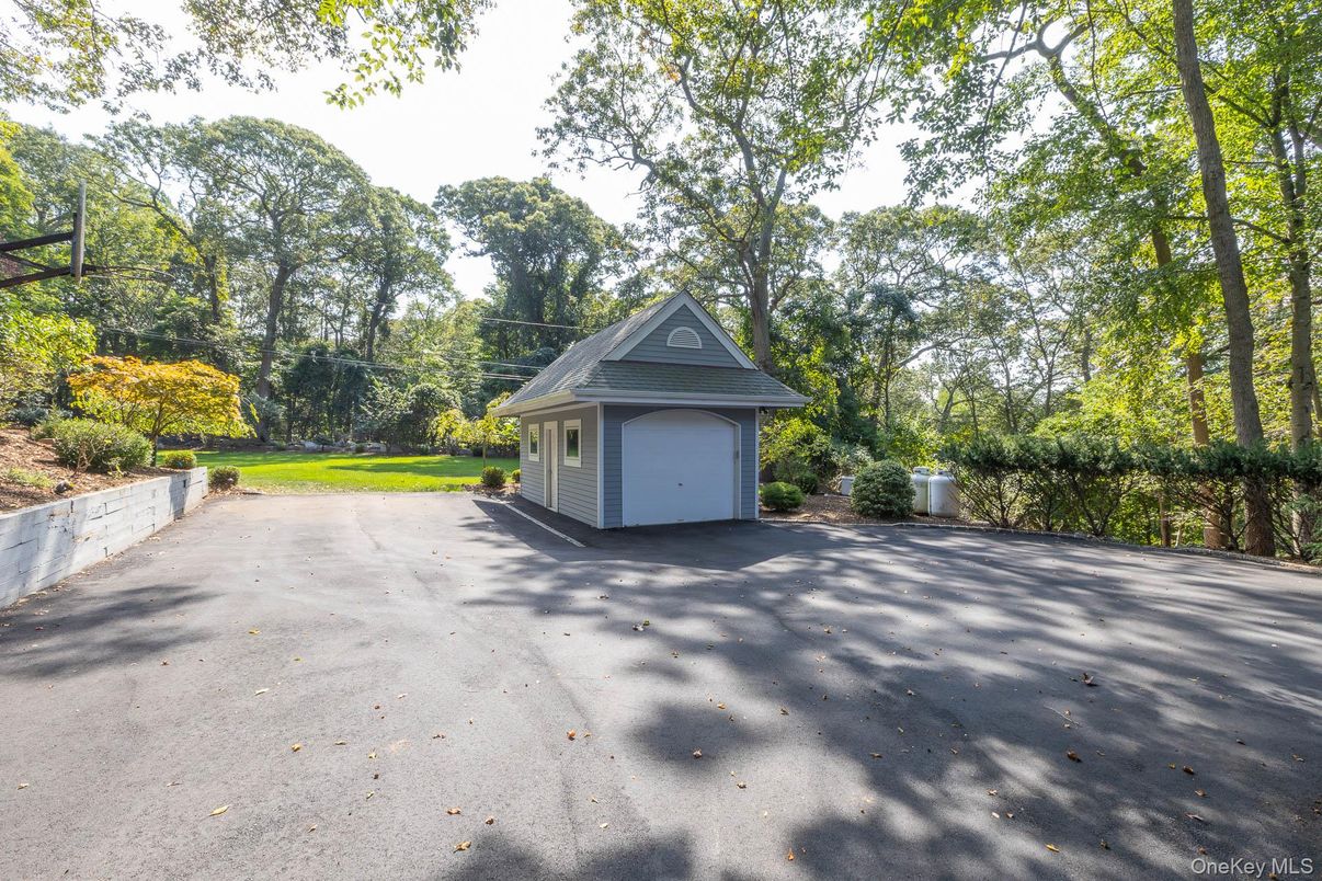 Backyard, Detached Garage, Exterior