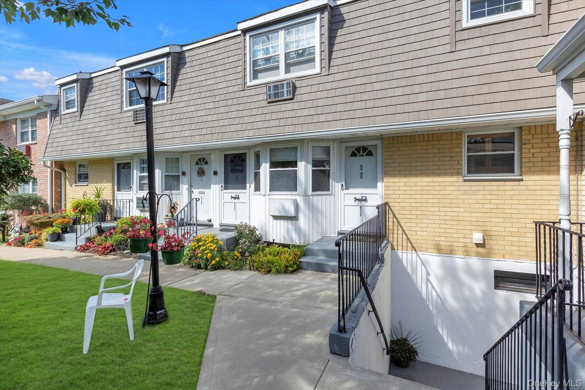 Exterior, Facade, Cape Cod