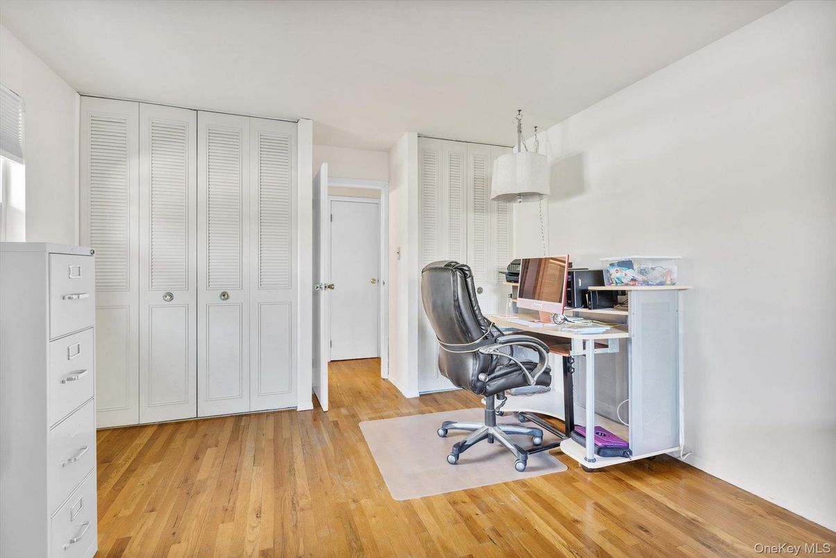Home Office, Interior, Pendant Lights, Wood Texture Flooring
