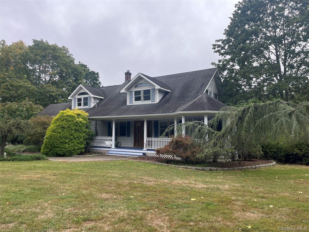 Exterior, Facade, Cape Cod