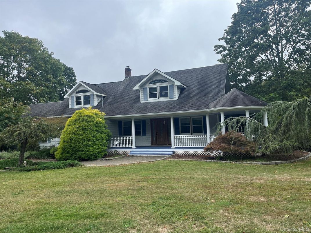Exterior, Facade, Cape Cod