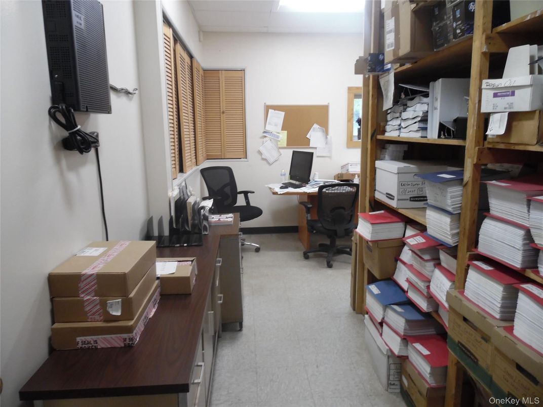 Home Office, Interior