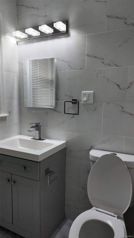 Bathroom, Interior, Marble Walls