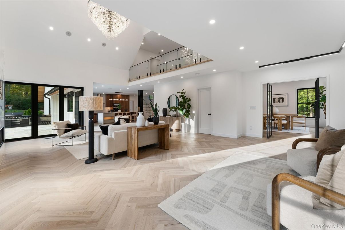 Chandelier, Interior, Living room, Recessed Lighting, Wood Texture Flooring