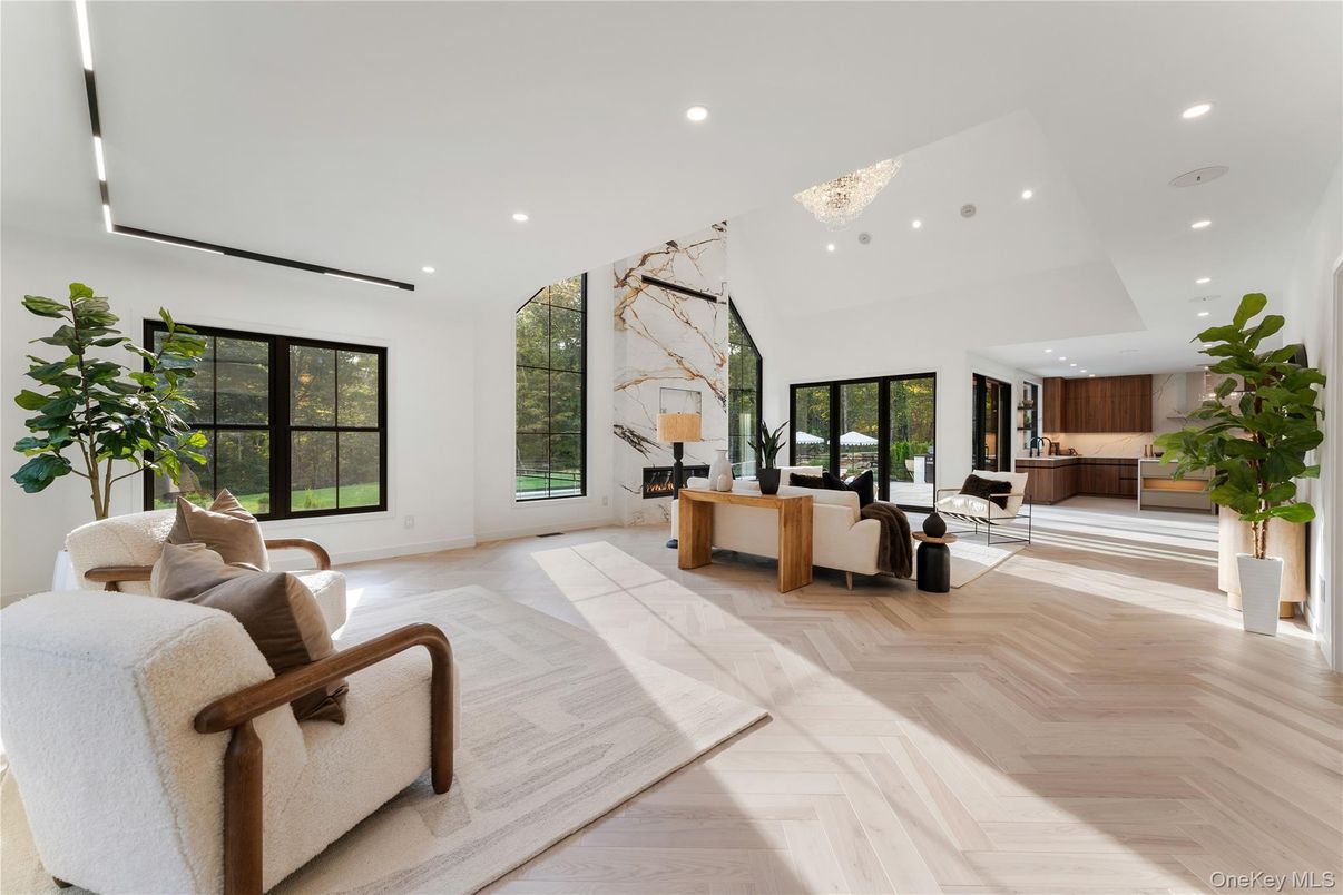 Interior, Living room, Recessed Lighting, Wood Texture Flooring
